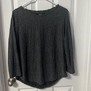 Medium Gray 3/4 length sleeve top.